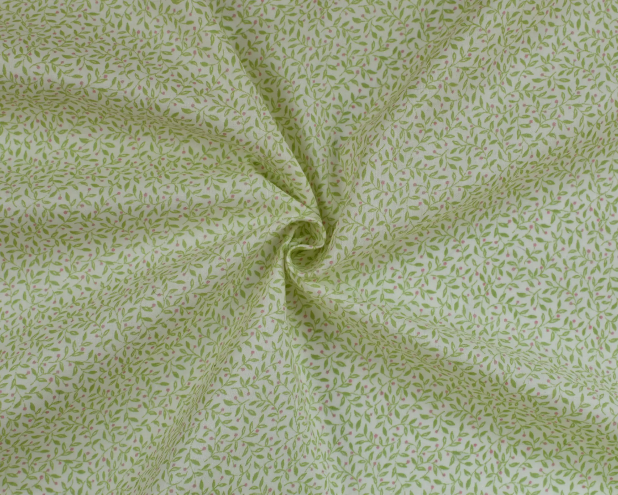 Cotton Broadcloth Shirting - Delicate Green Leaf